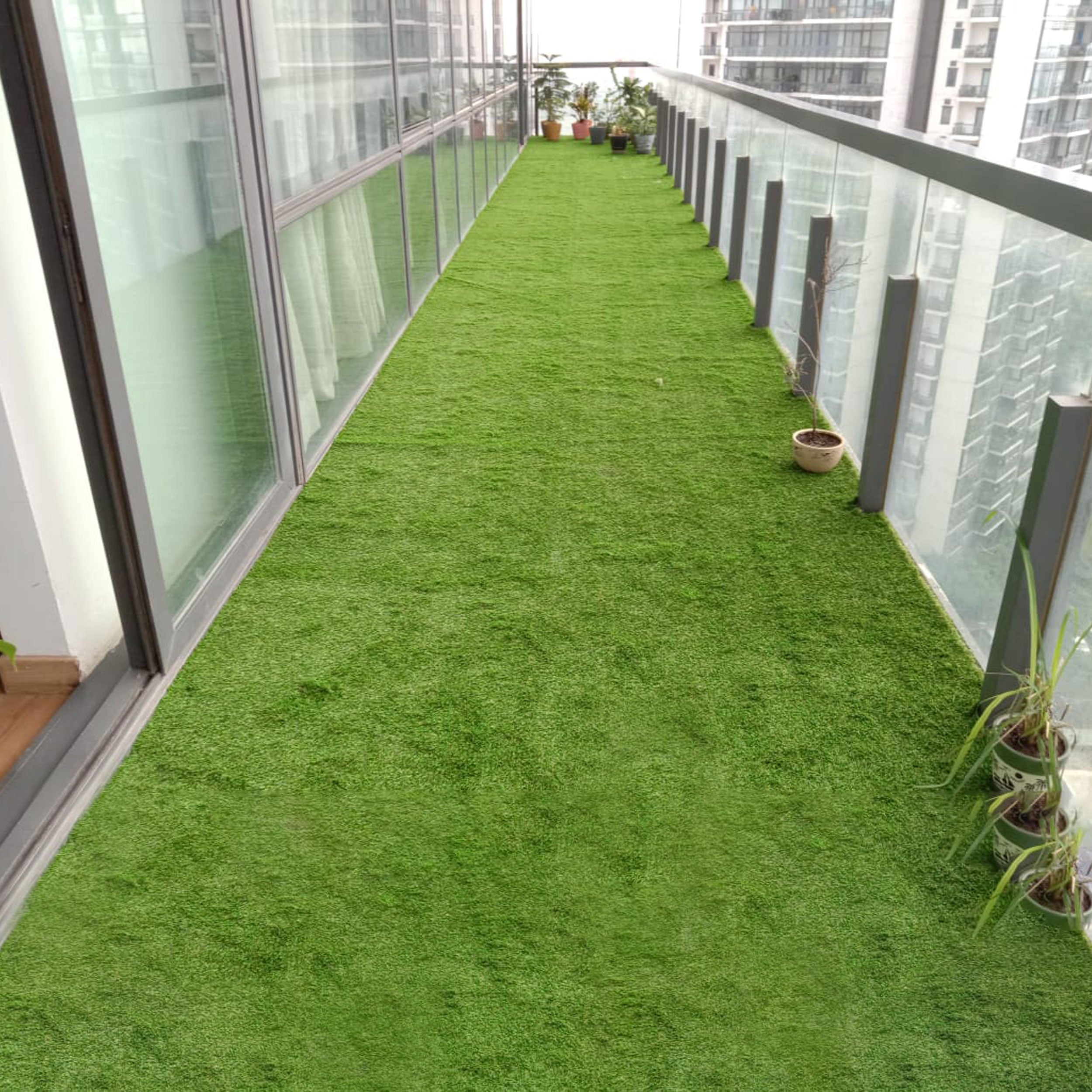 35mm Mint Artificial Grass 6.5 Feet Width PE & PU Material Grass For Indoor And Outdoor Use