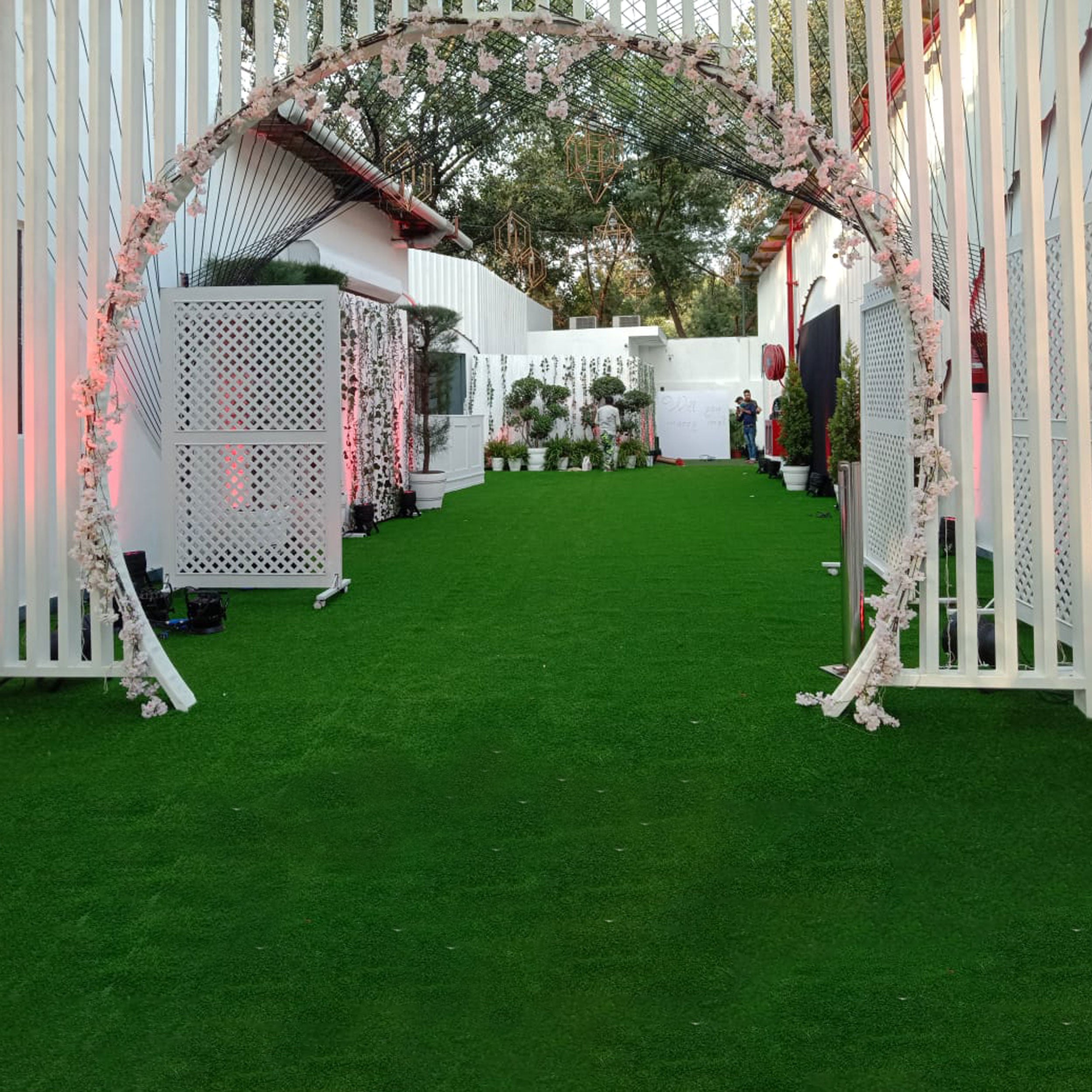 40mm Emerald Artificial Grass 6.5 Feet Width PE & PU Material Grass For Indoor And Outdoor Use