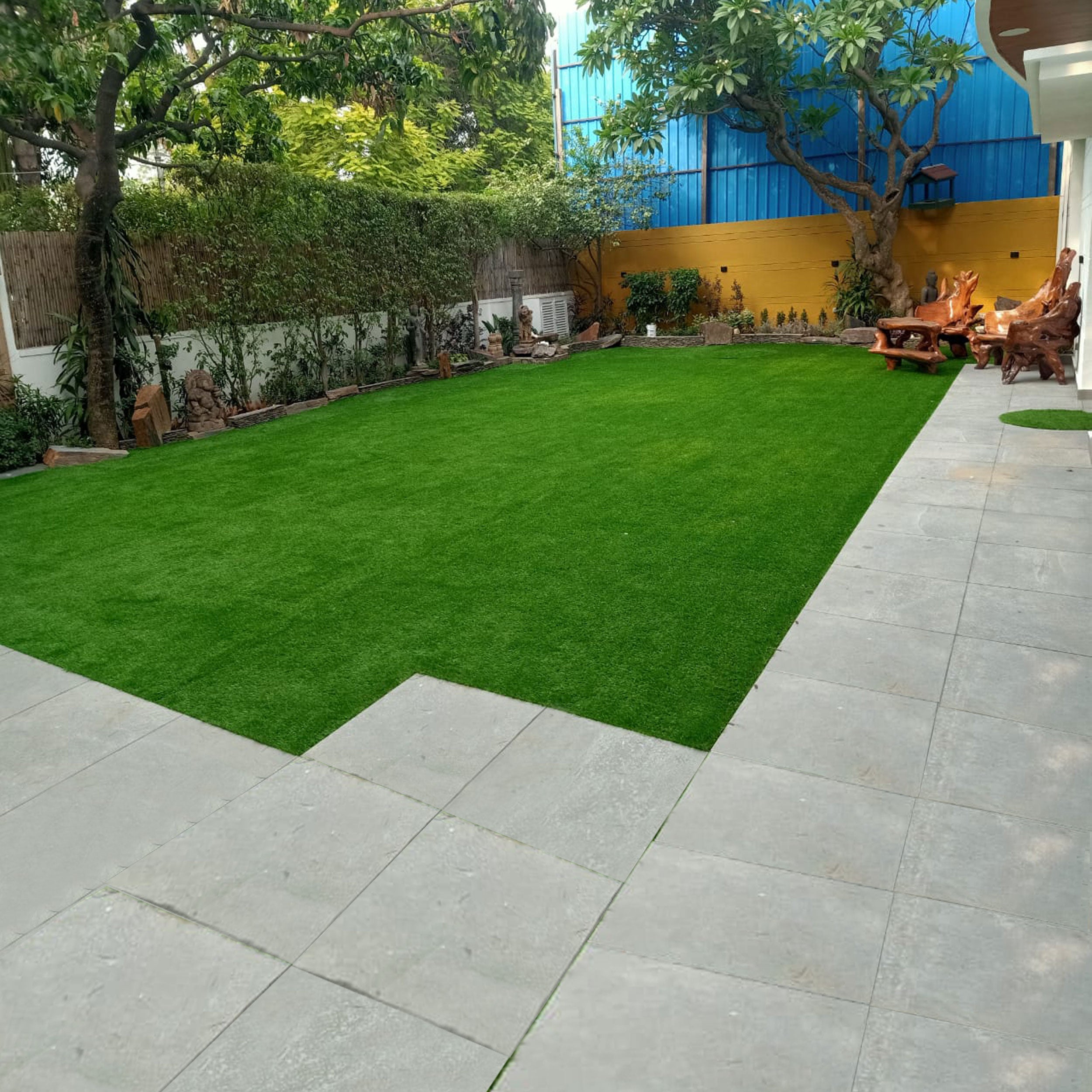 50mm Emerald Artificial Grass 6.5 Feet Width PE & PU Material Grass For Indoor And Outdoor Use