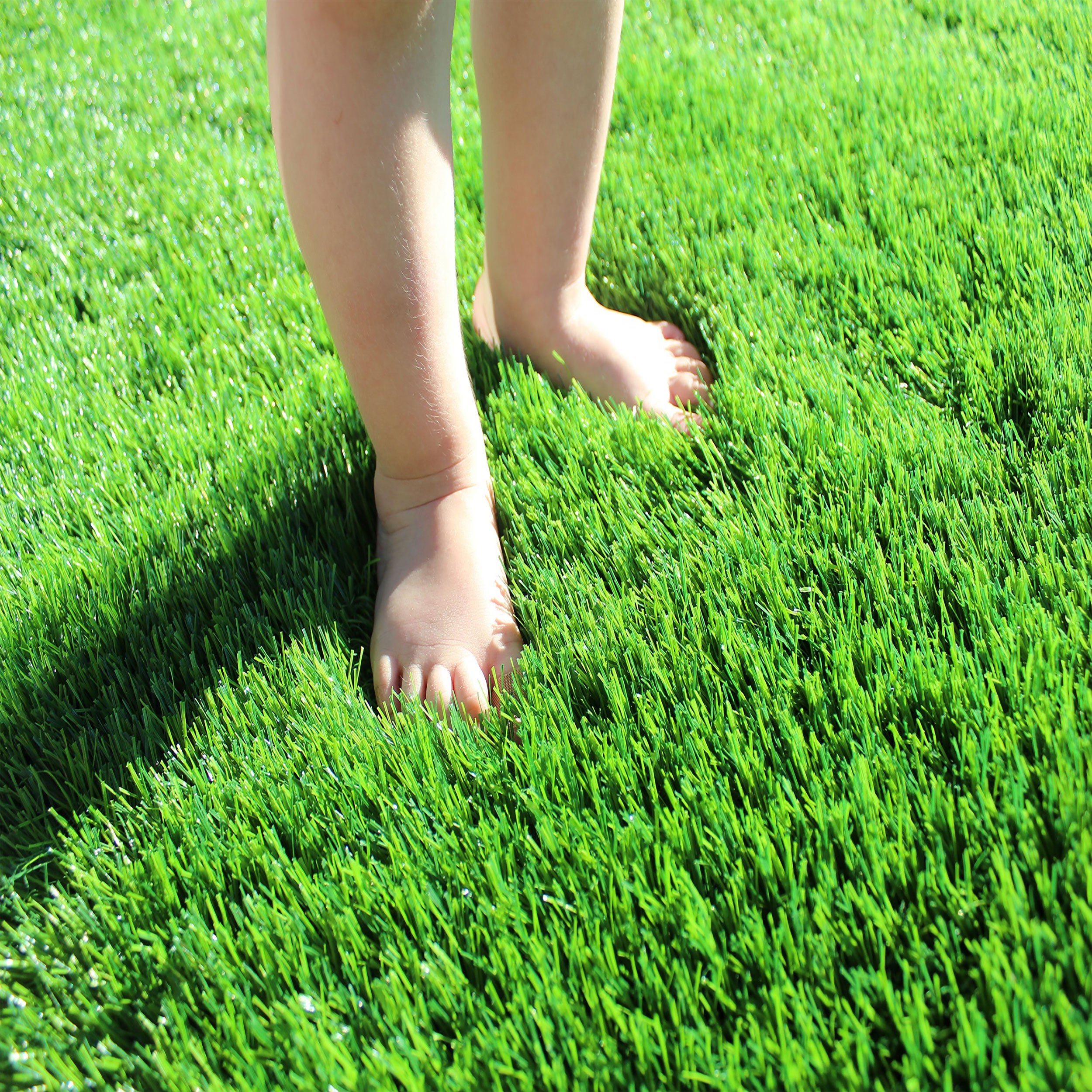 40mm Jade Artificial Grass 6.5 Feet Width PE & PU Material Grass For Indoor And Outdoor Use