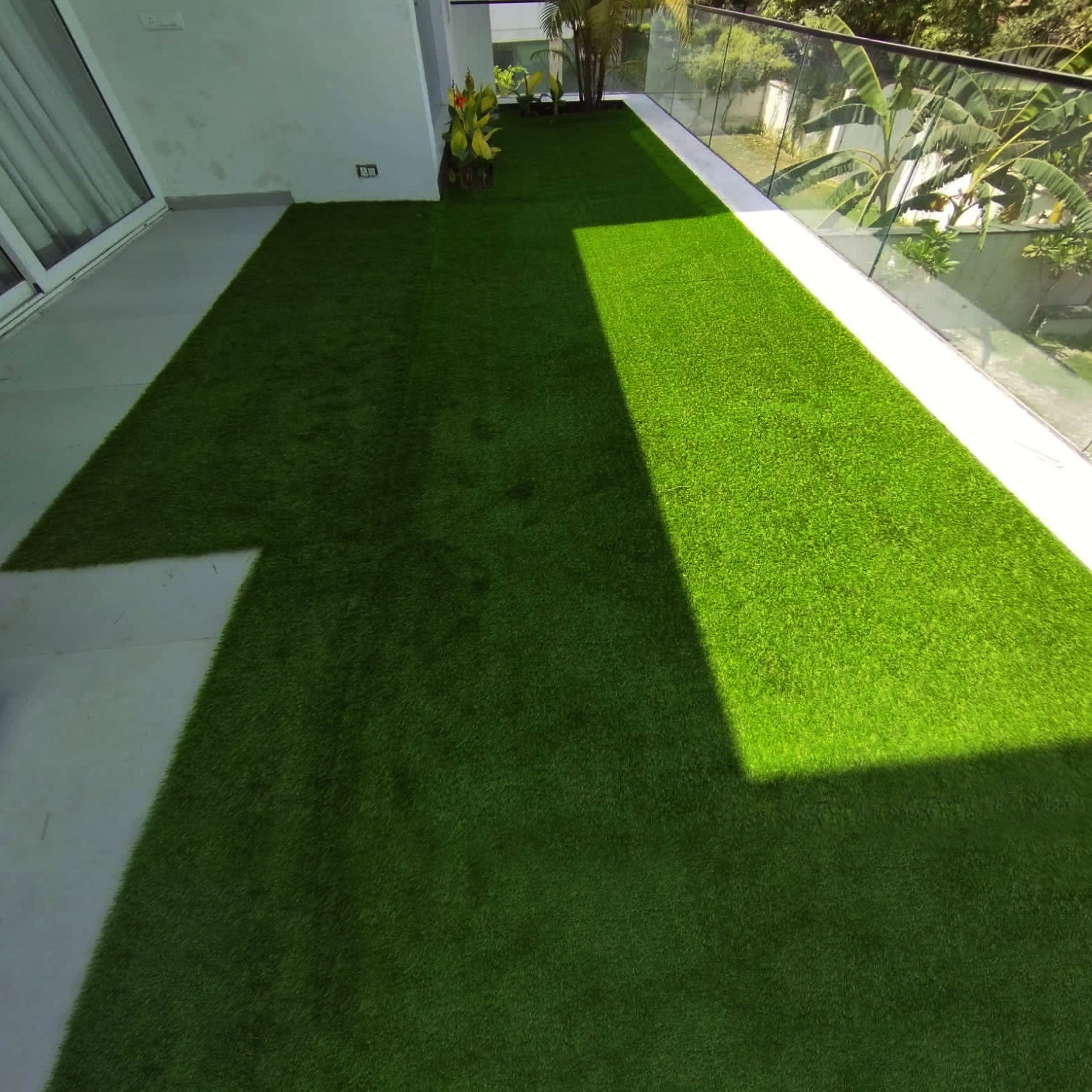 35mm Emerald Double Backing Artificial Grass 6.5 Feet Width PE & PU Material Grass For Indoor And Outdoor Use